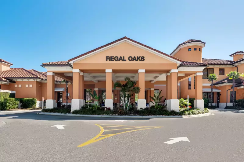 Entrance to Regal Oaks Resort