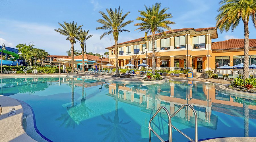Regal Oaks Resort clubhouse and pool